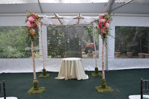 Villa Woodbine Chuppah